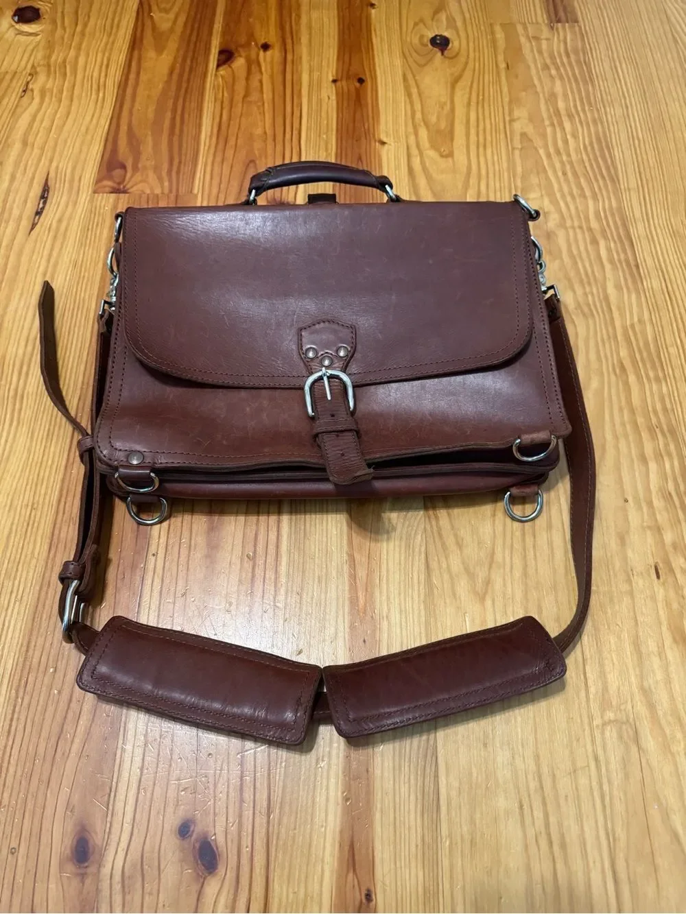 Saddleback Leather Briefcase Chestnut Brown Shoulder Strap Buckle